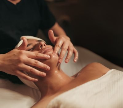 Service_Detail_Page-Hero-Hydrating_Facial-Desktop